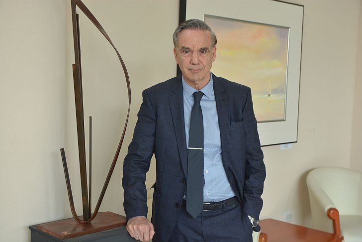 Pichetto: "La señora está hablando con Raúl Castro y con Maduro"