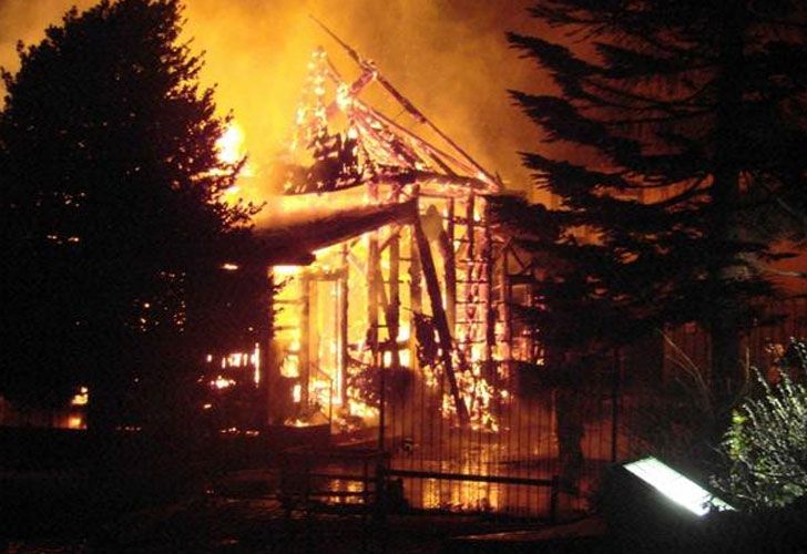 Incendio en Bariloche: pérdida total de la capilla más antigua