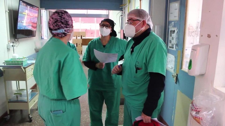Con la vacuna anti Covid-19 cerca, resta hallar quienes la apliquen