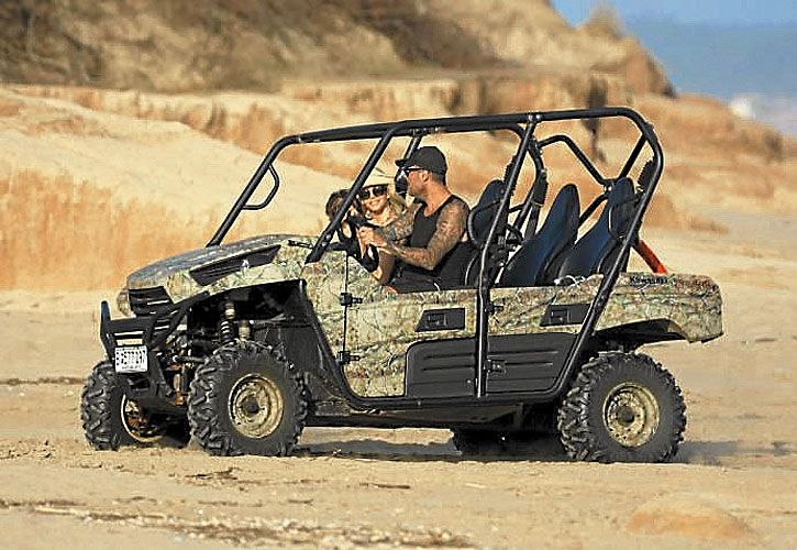 En Uruguay multan a Tinelli por andar con su jeep en las dunas