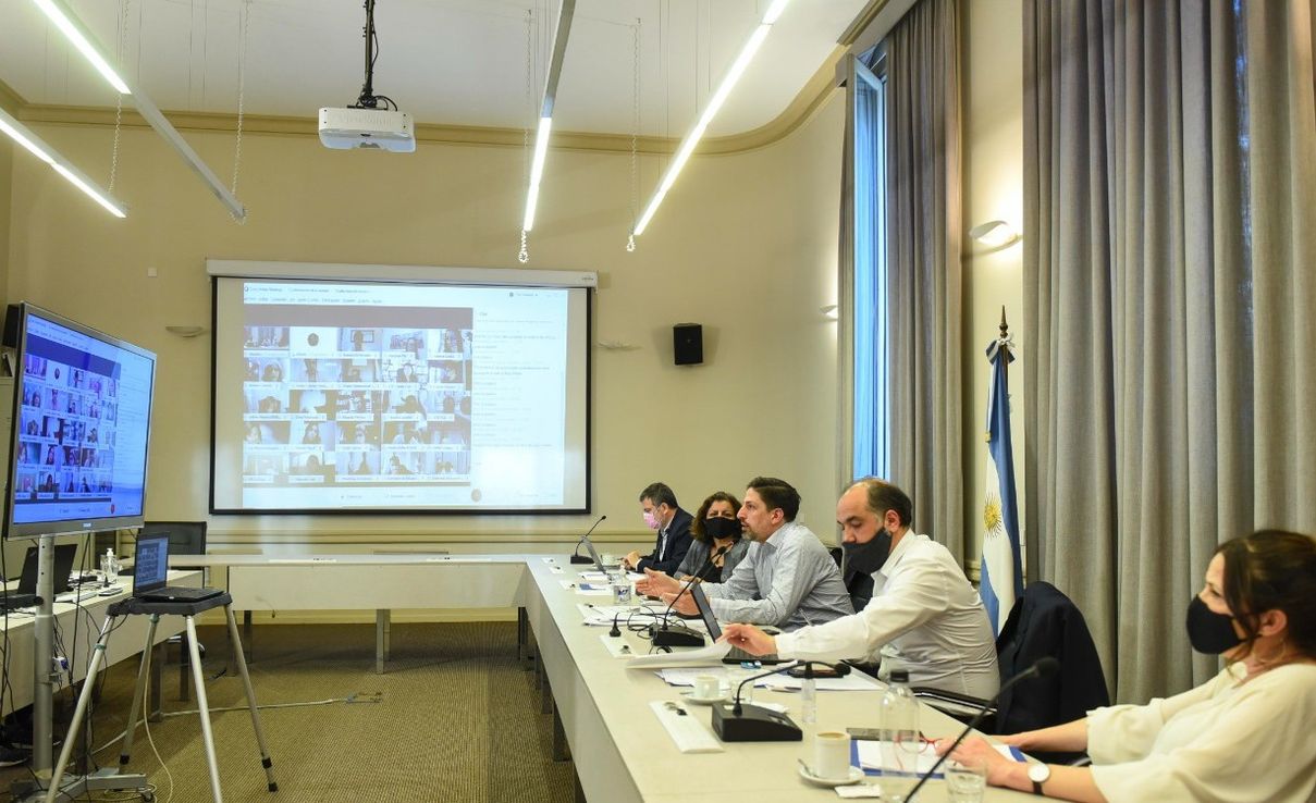 Habilitan la vuelta a las actividades escolares presenciales en el país