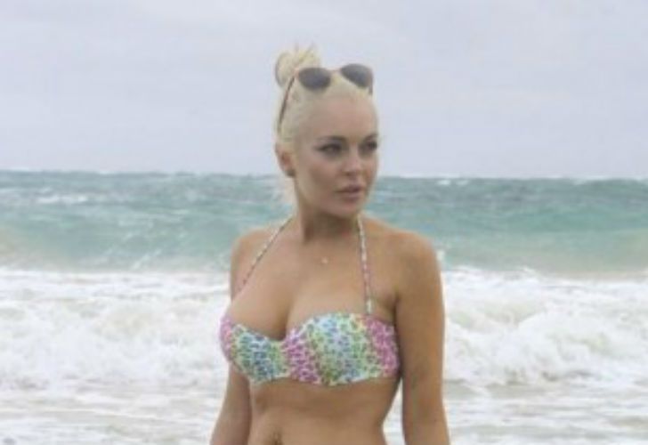 Después del desnudo, Lindsay Lohan se mostró en bikini