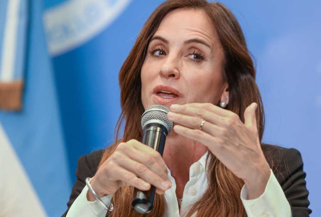 Por el escándalo $Libra, Victoria Tolosa Paz presentó un proyecto para que Javier Milei pierda sus facultades delegadas