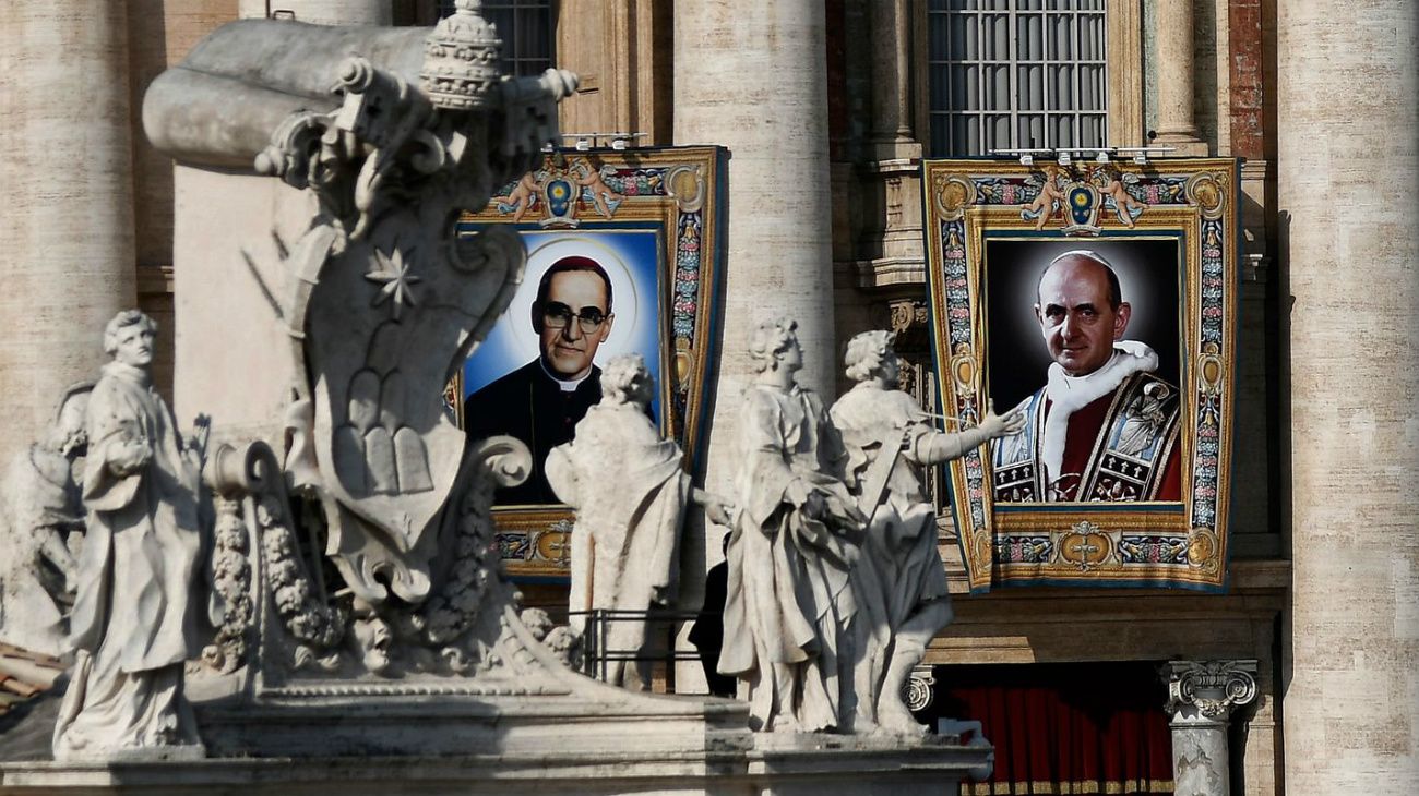 El Papa Francisco proclamó santos a un obispo asesinado y a Pablo VI