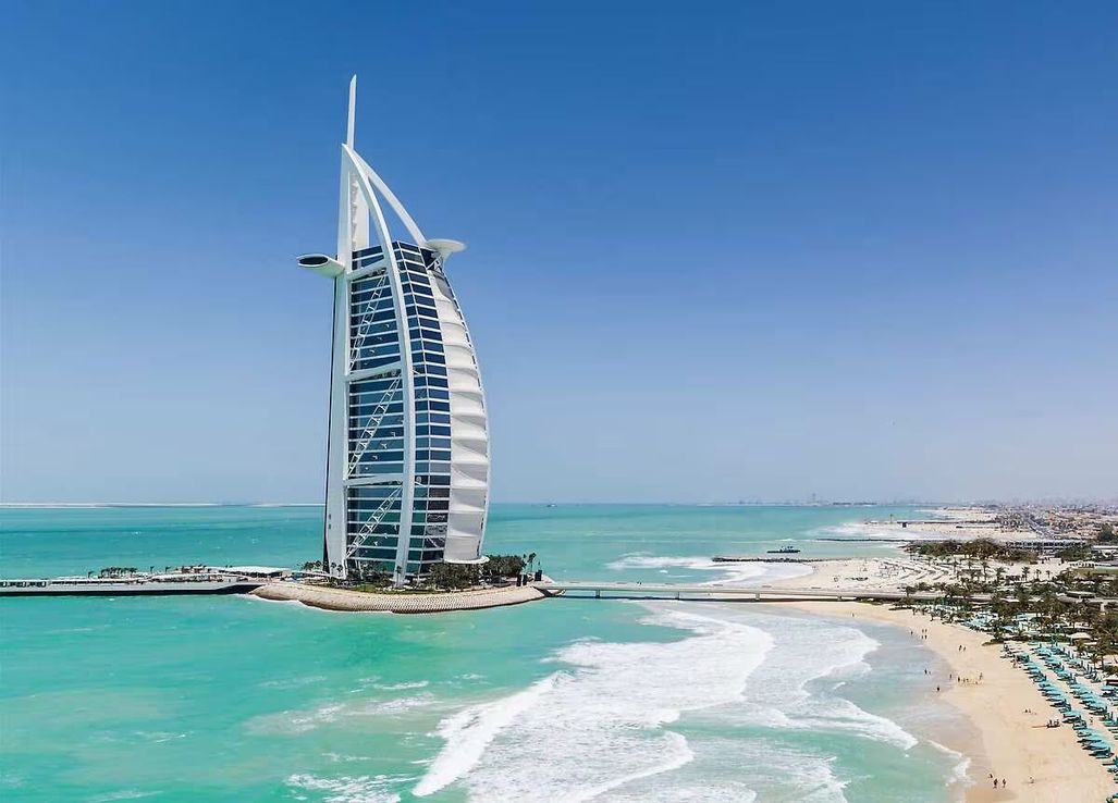 El siete estrellas de Dubai llega a Córdoba y busca empleados