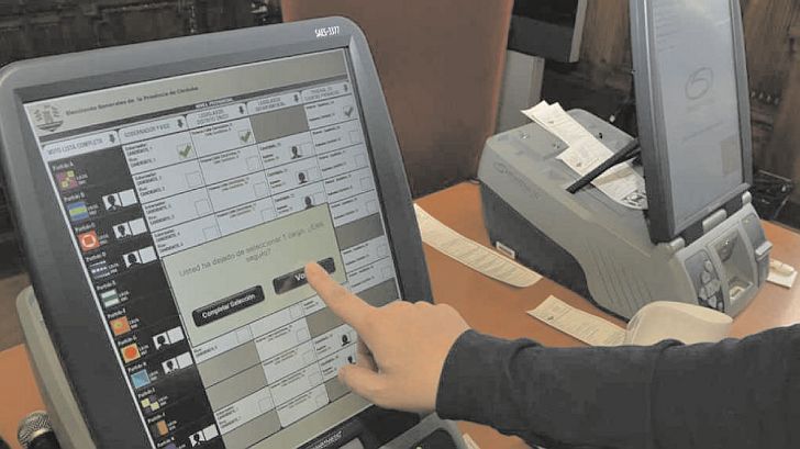 Polémica resolución judicial habilita voto electrónico para mayo