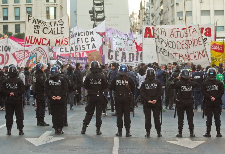 Una mañana caótica de tránsito complicó a los porteños