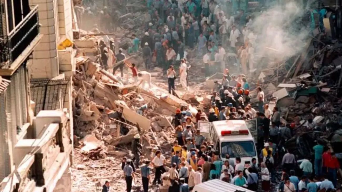 AMIA 30 años después, dolor local y condena internacional