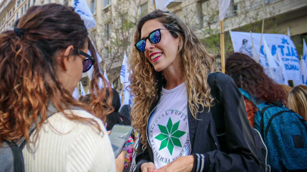 Excarcelaron a Alesia Abaigar, la funcionaria acusada de vandalizar con excremento la casa de Espert