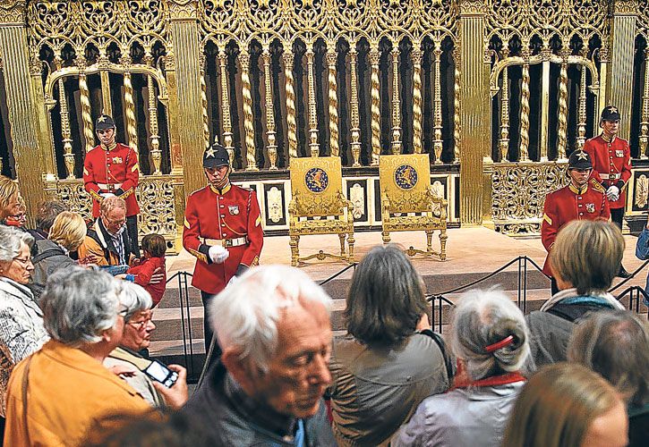 Amsterdam abrió al público la iglesia de la entronización