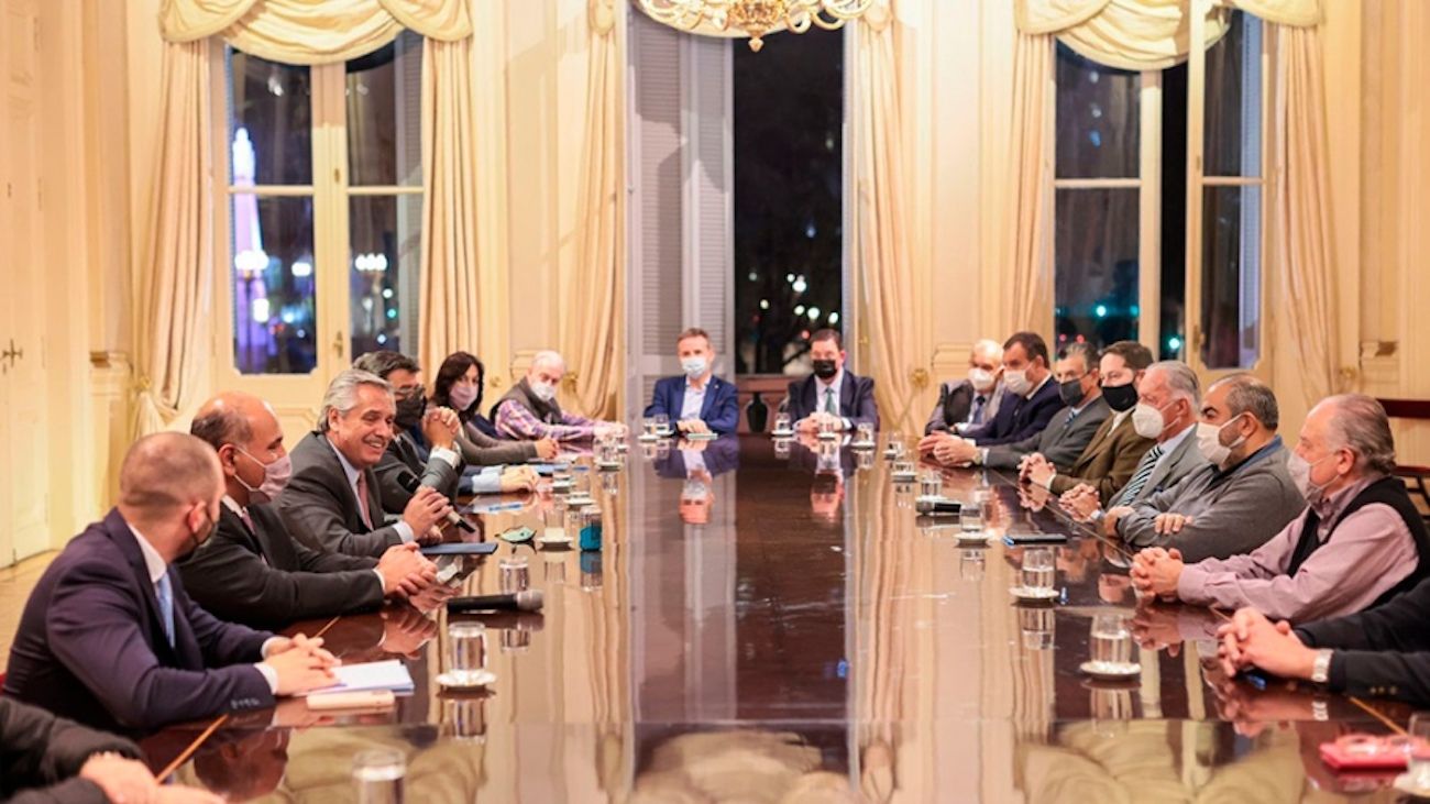 Analizan subir el salario mínimo