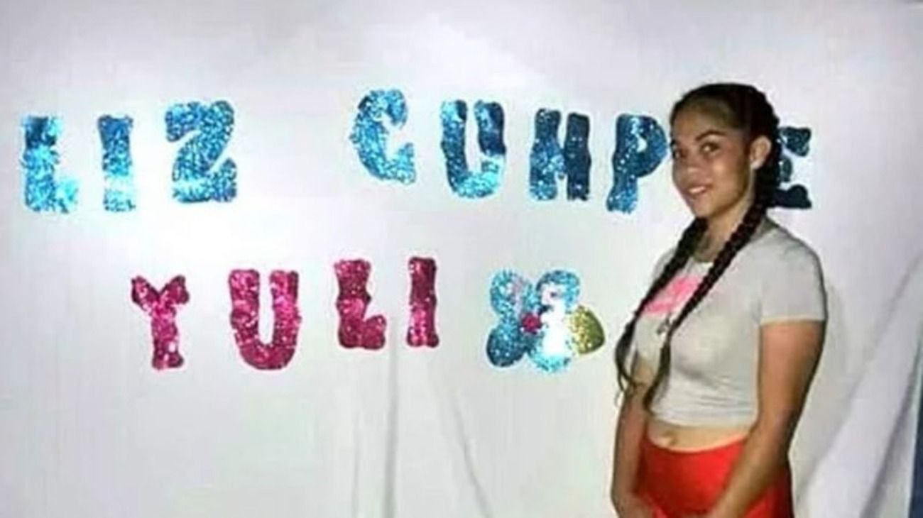 Festejaba sus 15, le tiraron huevos, chocó contra un ventanal y murió