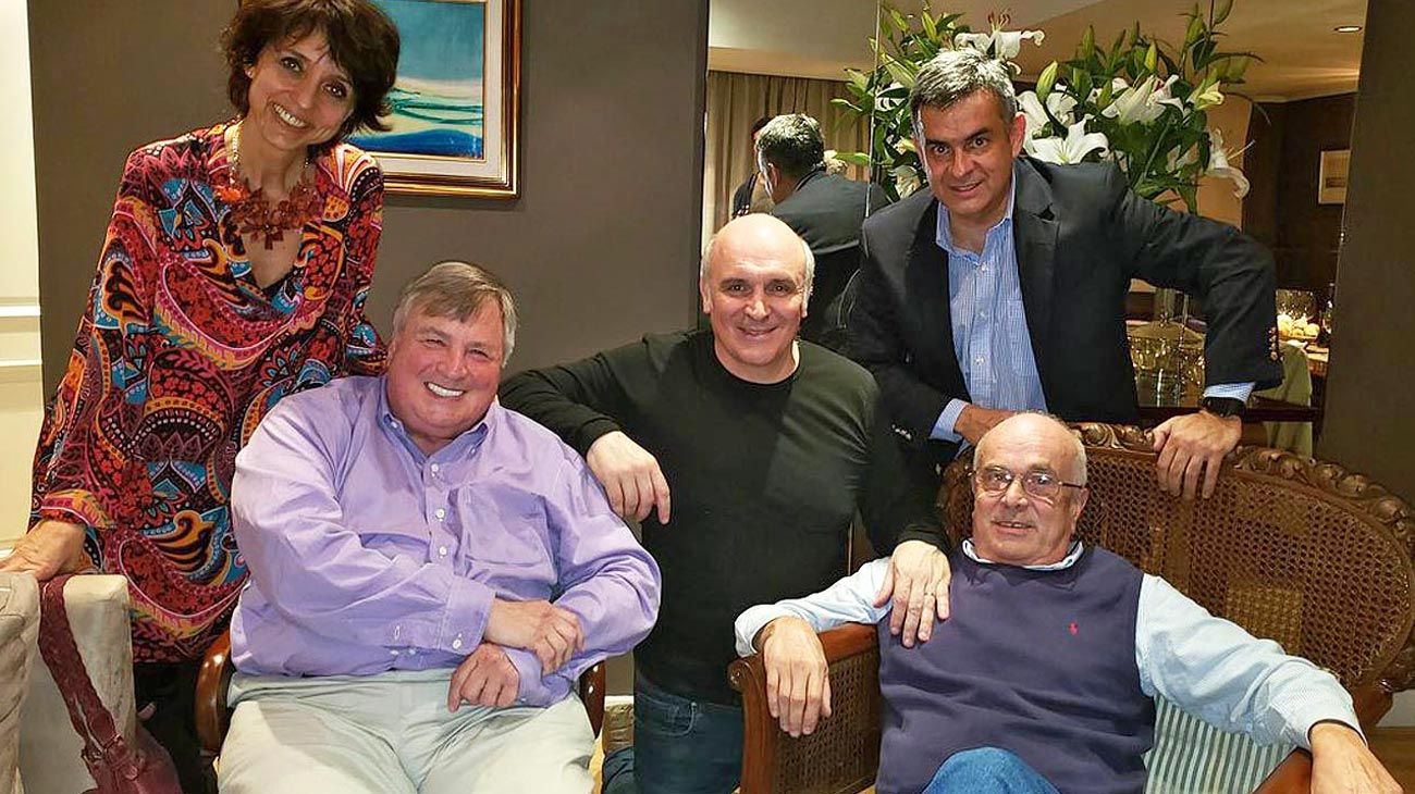 Dick Morris: "La vida de Macri se basa en el dinero que su padre obtuvo de la corrupción"