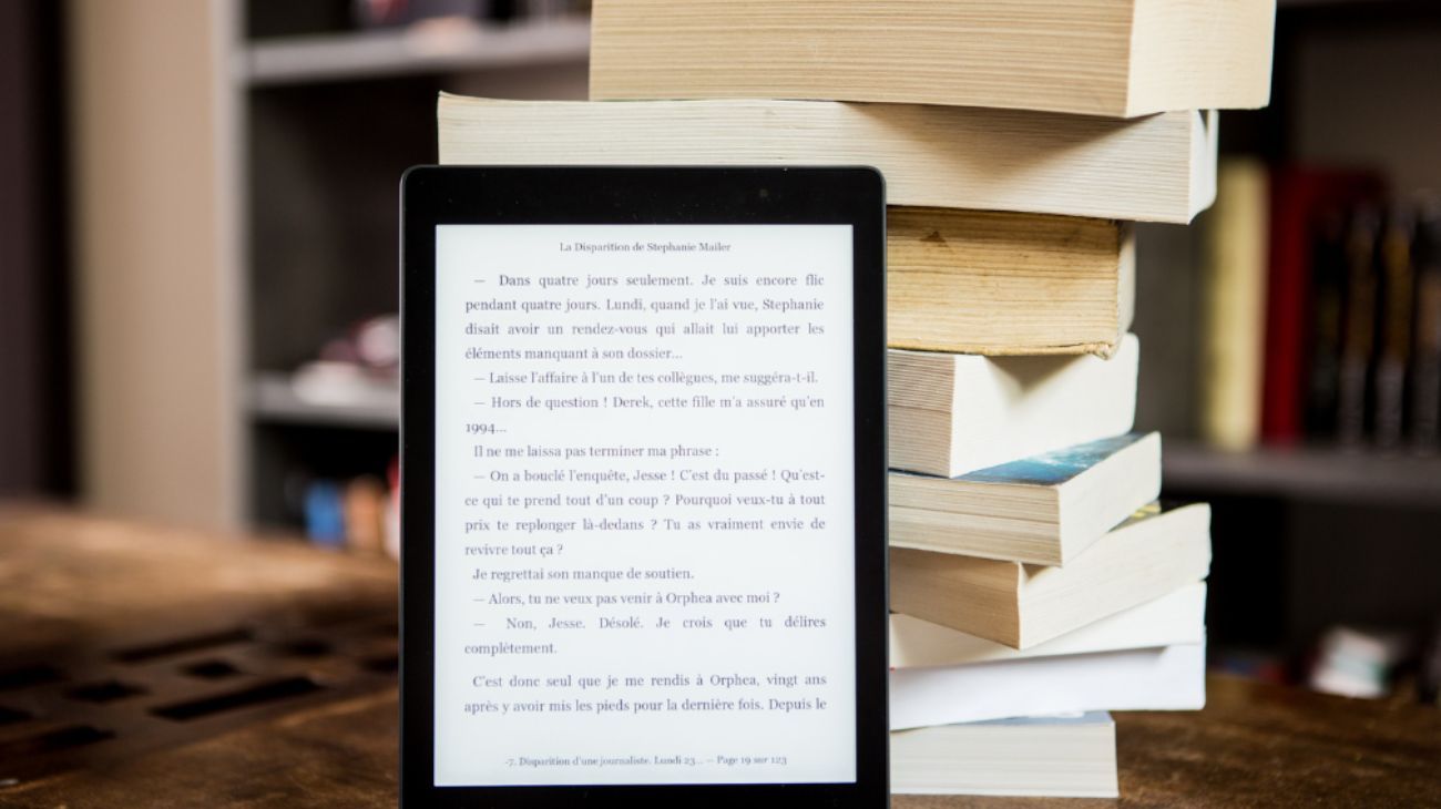 Suecia invierte en libros de texto para reducir el uso de pantallas