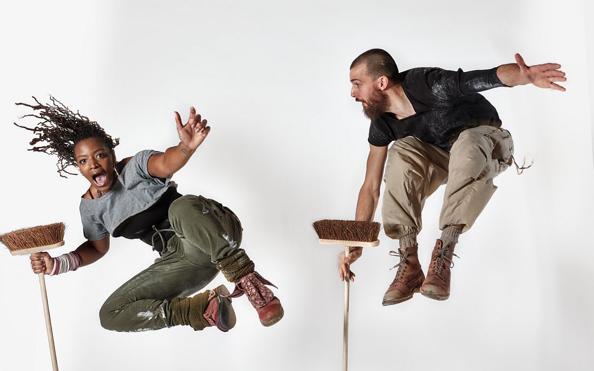 Stomp: el arte de convertir el ruido cotidiano en una leyenda musical de regreso a la Argentina