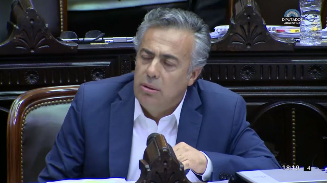 La oposición tildó de "monarca" a Alberto Fernández por aplicar un "toque de queda" por decreto