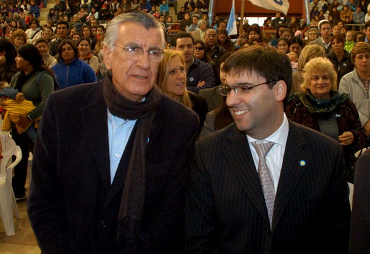 Presentan el libro para la militancia K