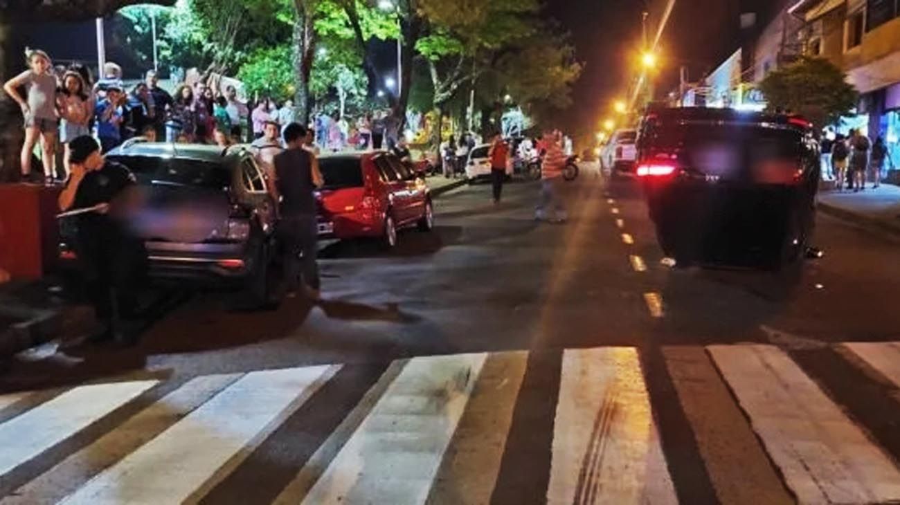 Manejaba alcoholizada chocó, volcó e insultó a un testigo: "Negro, hacete rubio"