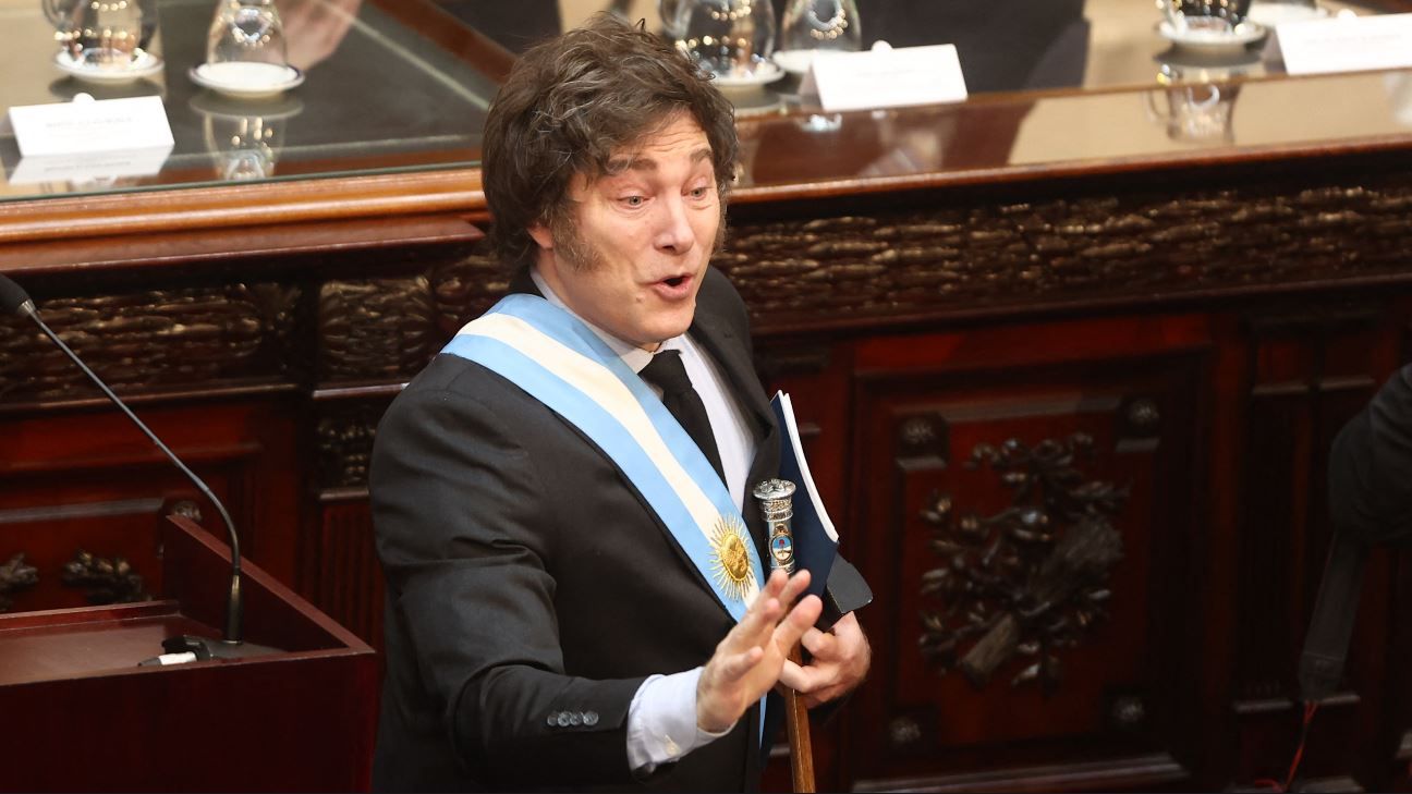 Histórico desplome del rating mientras Javier Milei presentaba el Presupuesto 2025