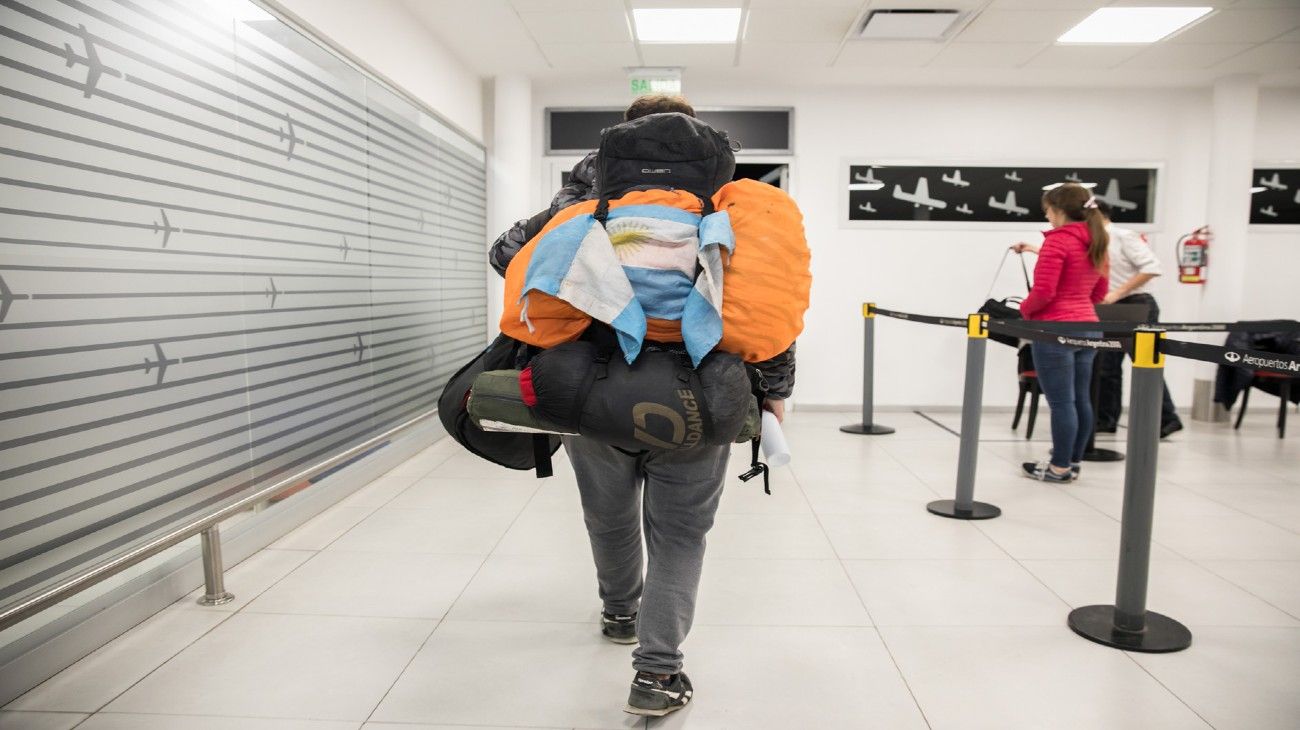 Con tres vuelos "colectivos", vuelven 800 varados desde Asia, África y Oceanía