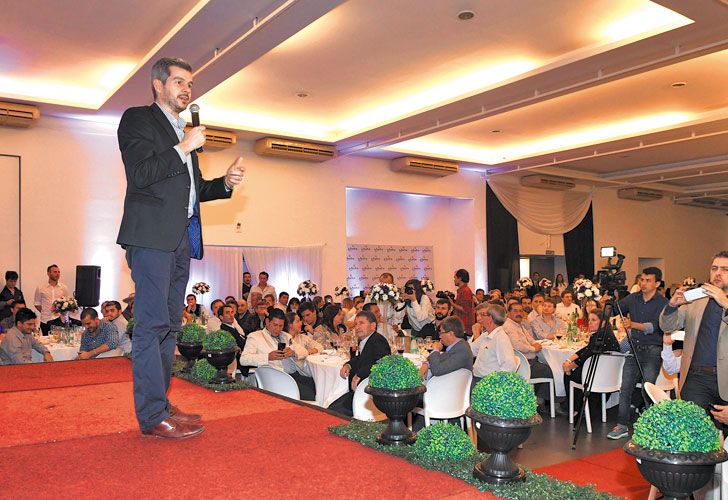 Cambiemos apuesta a cenas para financiar las campañas