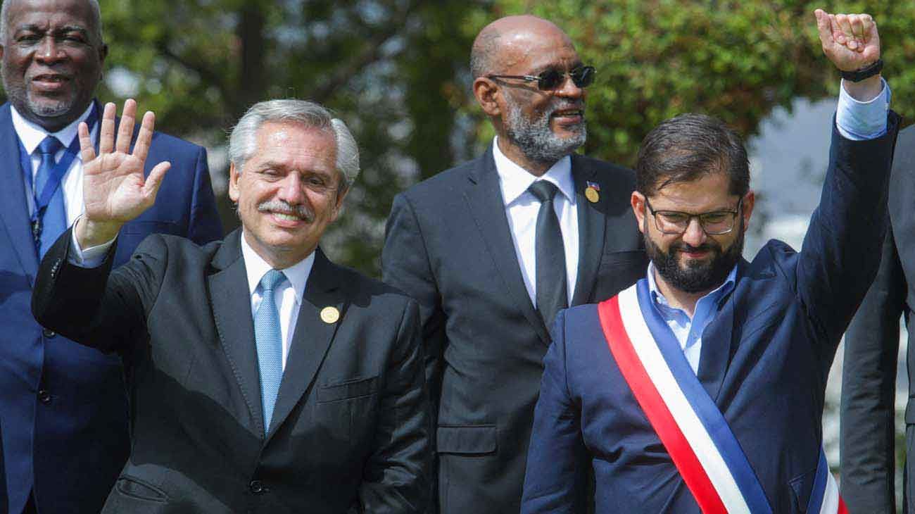 El Presidente viajó a Chile en busca de un aliado regional