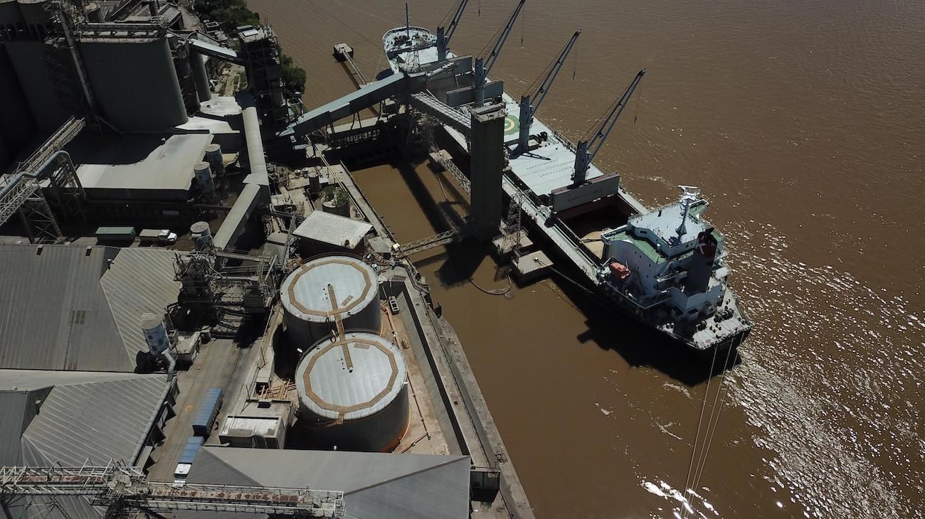 Argentina y Kazajistán son los países que más impuestos cobran a las exportaciones