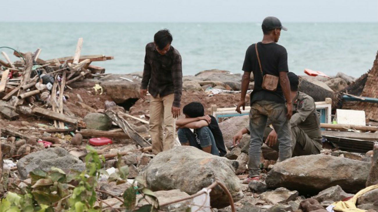 Tsunami en Indonesia deja 222 muertos y cientos de heridos