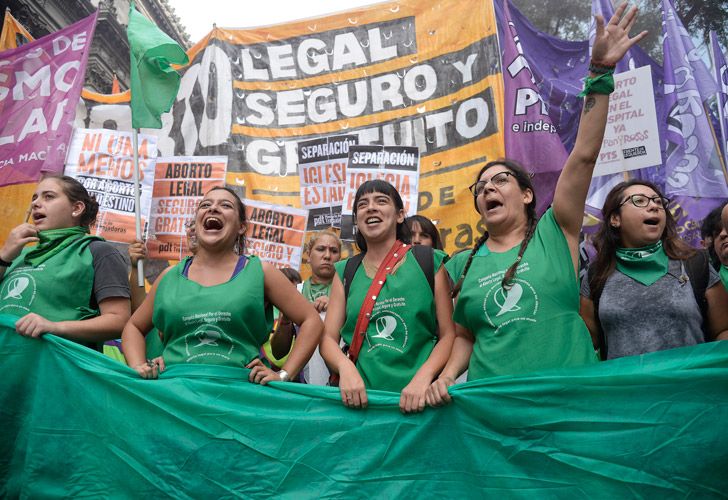 Sondeo: la mitad más uno de los porteños están a favor de despenalizar el aborto