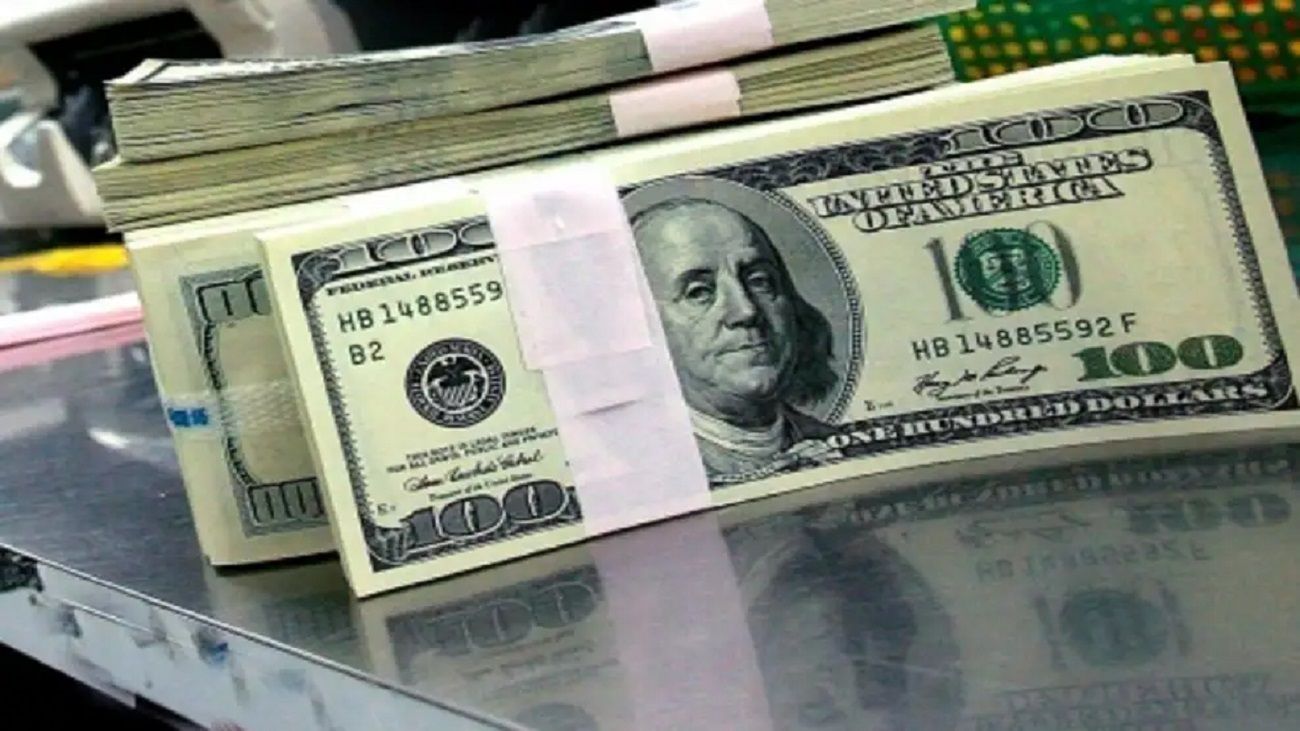 El dólar blue cerró a $1210 para la compra y $1230 para la venta este miércoles 23 de octubre de 2024