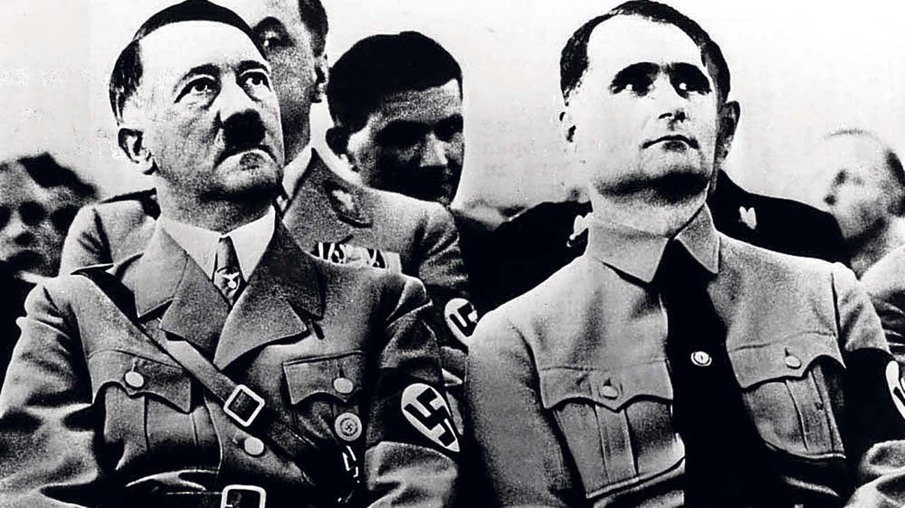 Según un ex agente de la CIA, Hitler fingió su muerte y se refugió en Argentina
