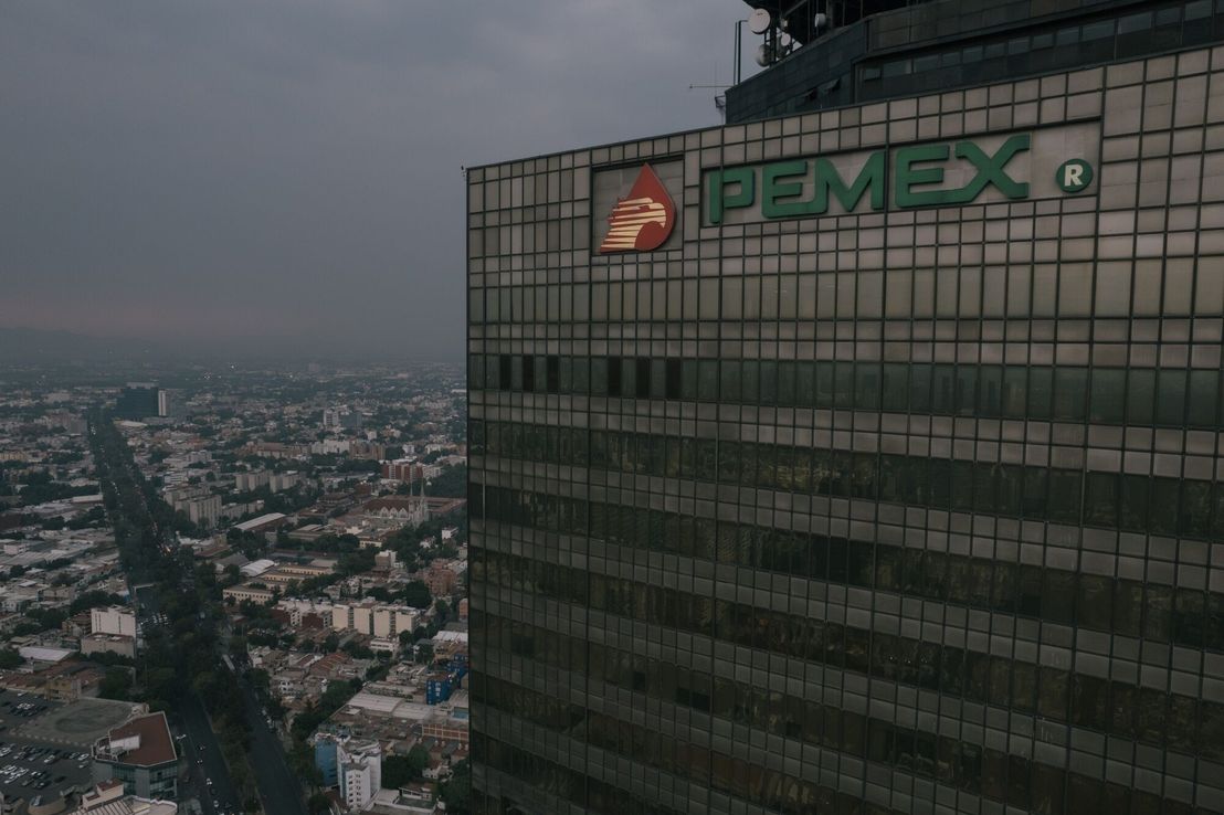 Incendios causan revés en plan de Pemex para frenar exportaciones