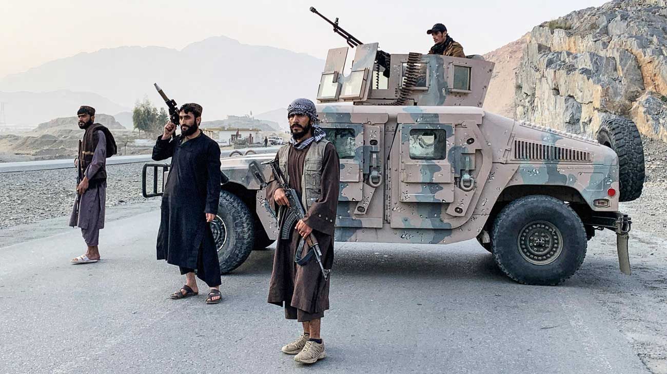Pakistán bombardea Afganistán: la guerra que sacude al mundo islámico