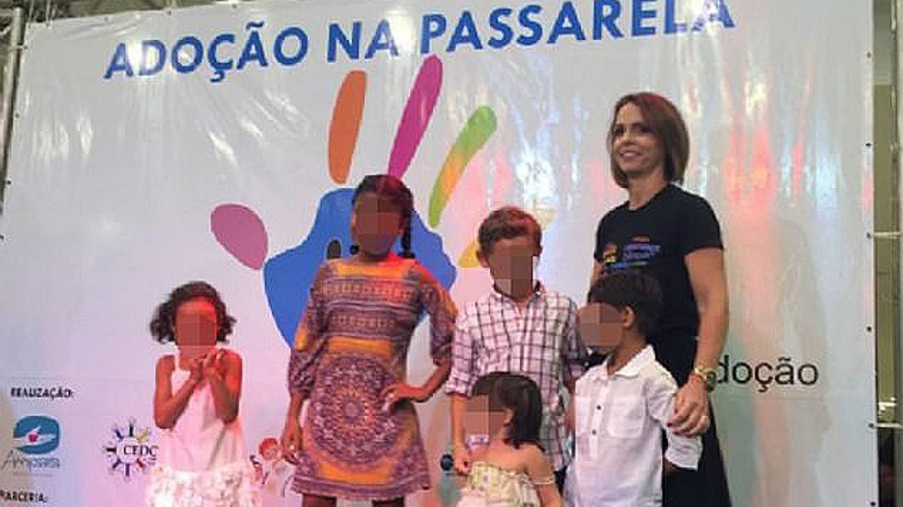 Brasil: Indigna el video de un desfile de chicos huérfanos que buscan familia
