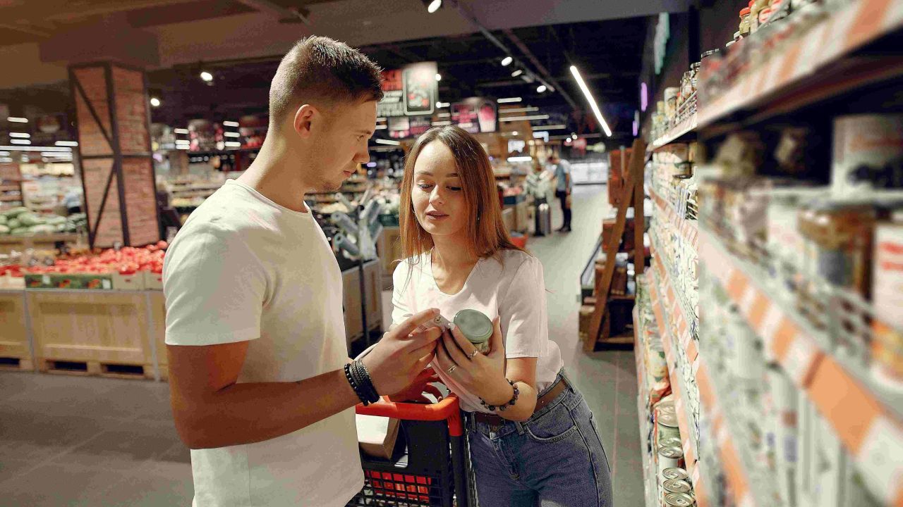 El consumo sigue en pausa: arrancó enero estancado y acumula su segunda caída interanual