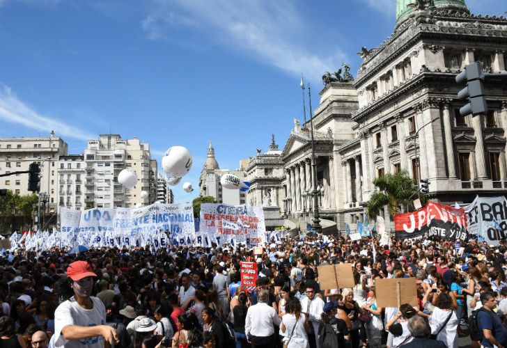 Gremios docentes bonaerenses realizan nuevo paro de 24 horas