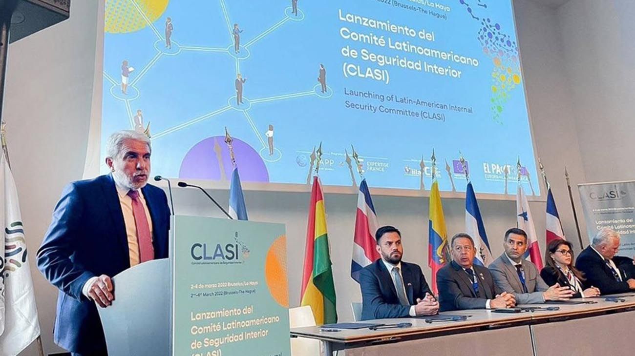 Anibal Fernández dirigirá un comité regional contra el narcotráfico y las mafias