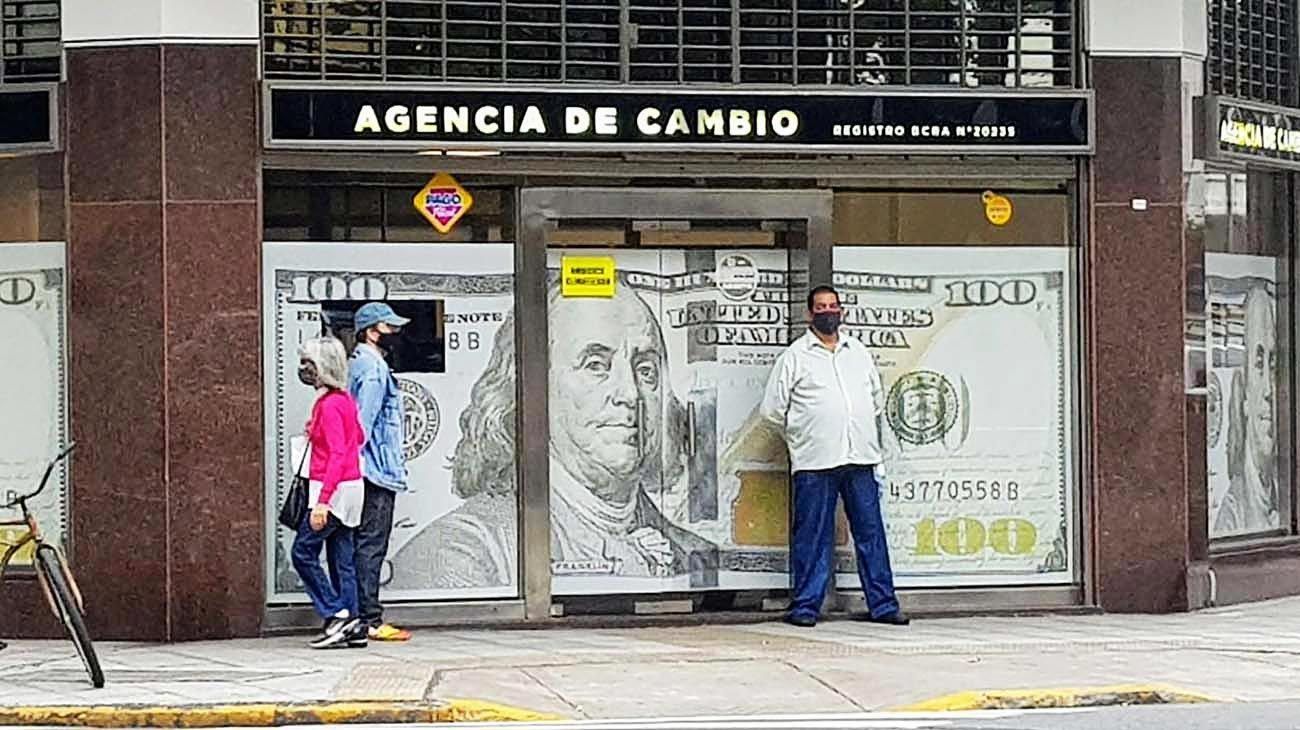 El dólar blue se “calmó” en $186: volvió al mismo nivel que antes de las PASO