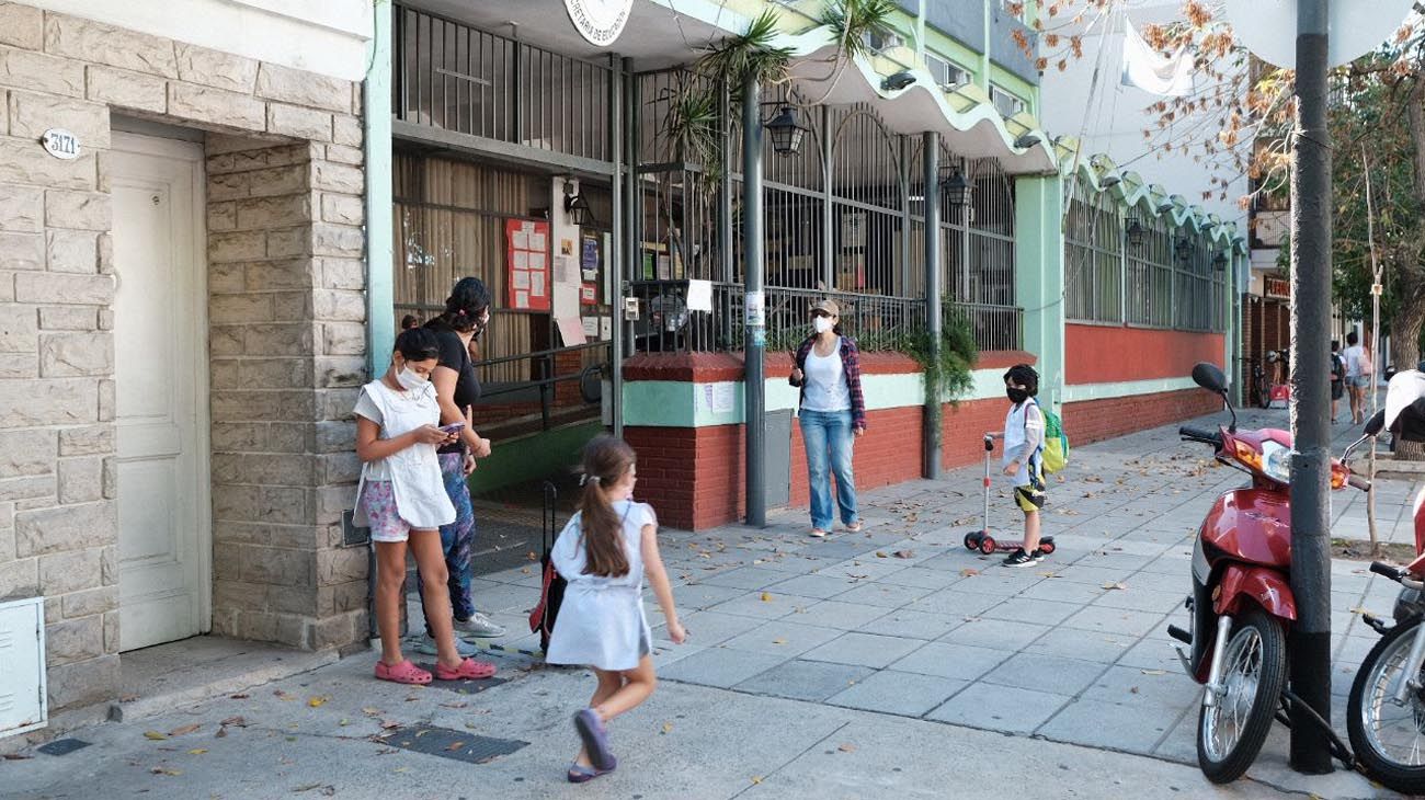 Derecho a la educación sí, adoctrinamiento no