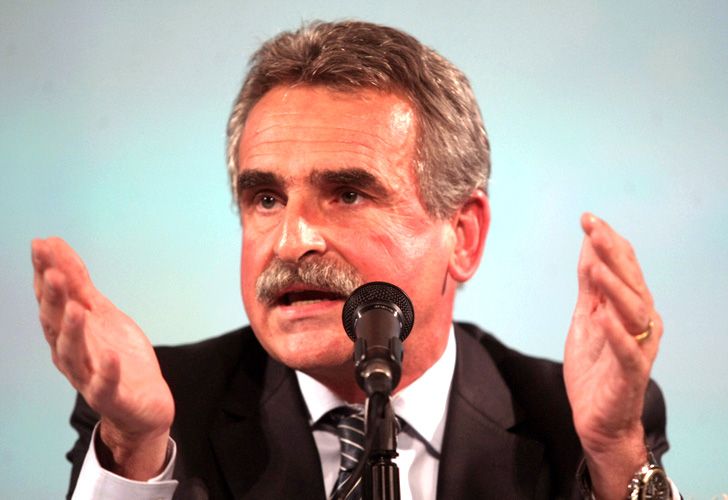 Rossi también criticó a Scioli por concurrir al evento de Clarín