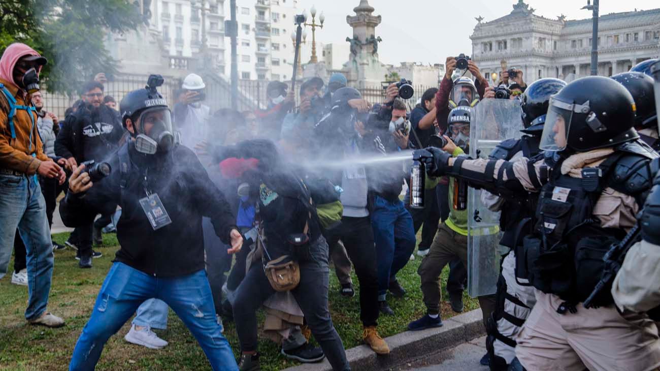 Otra marcha de jubilados: nuevos incidentes y al menos cuatro detenidos