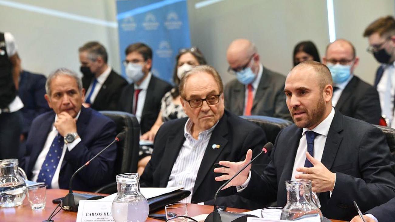 Para evaluar el pago al FMI, el gobierno analiza llamar a sesiones extraordinarias en el Congreso