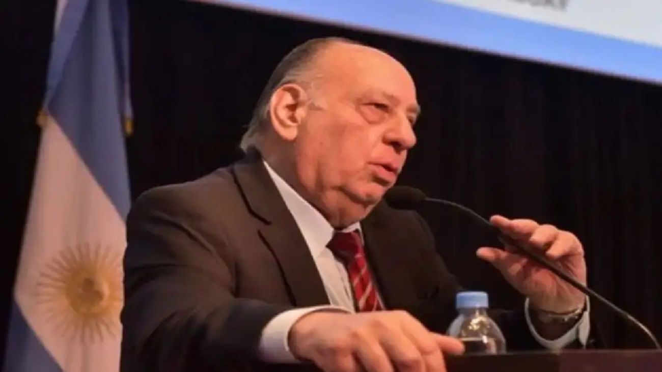 Roberto Cachanosky: “El que tiene que comprar los dólares es el Tesoro, no el Banco Central”