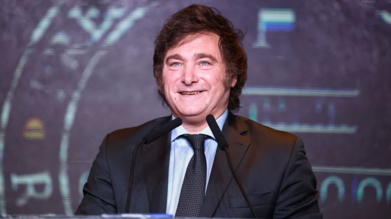 El plan de Milei para acabar con "la contaminación política" de Aerolíneas Argentinas
