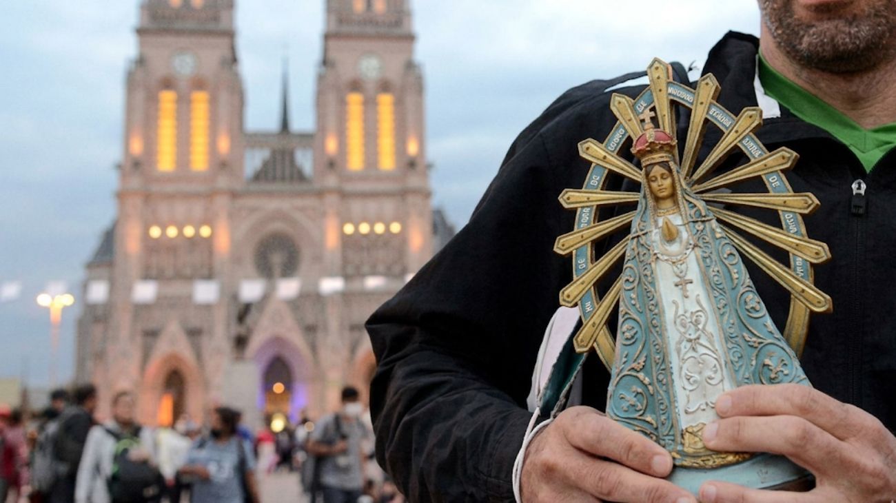 El catolicismo dejó de ser la identidad dominante de los argentinos