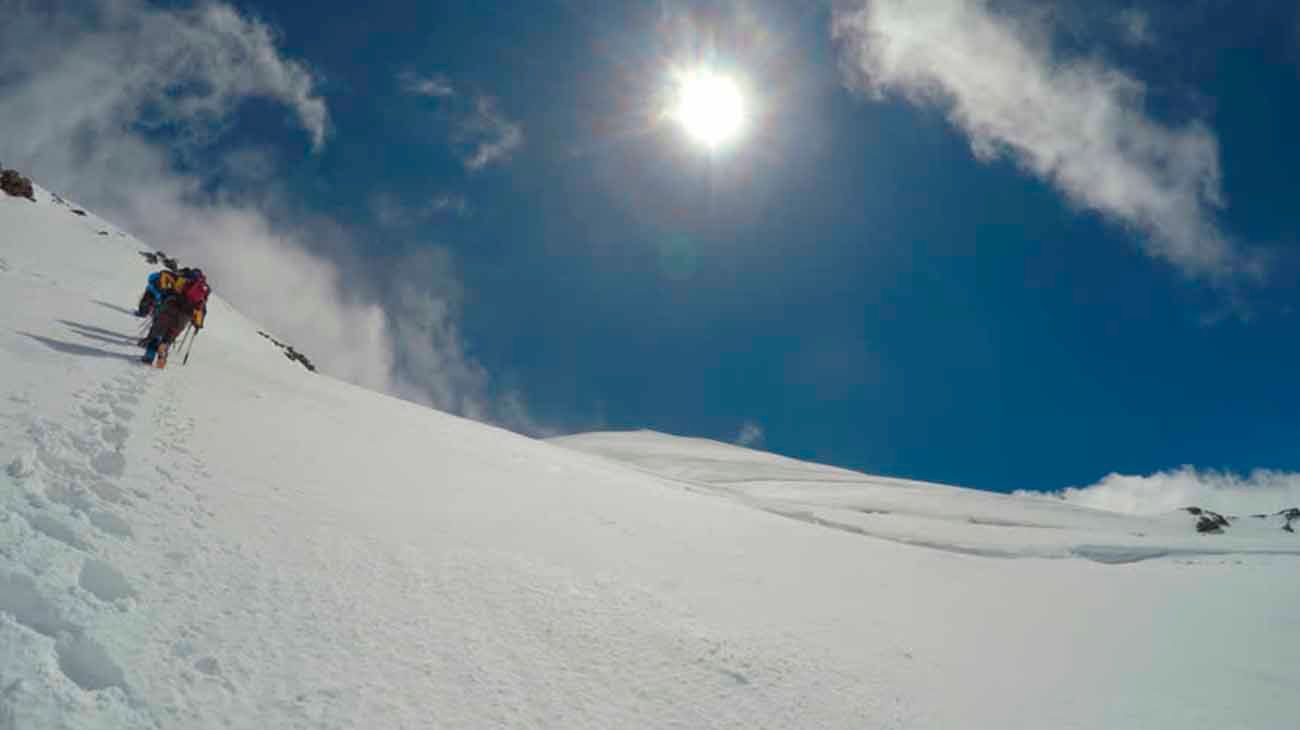 Murieron 9 alpinistas por una tormenta de nieve en el Himalaya
