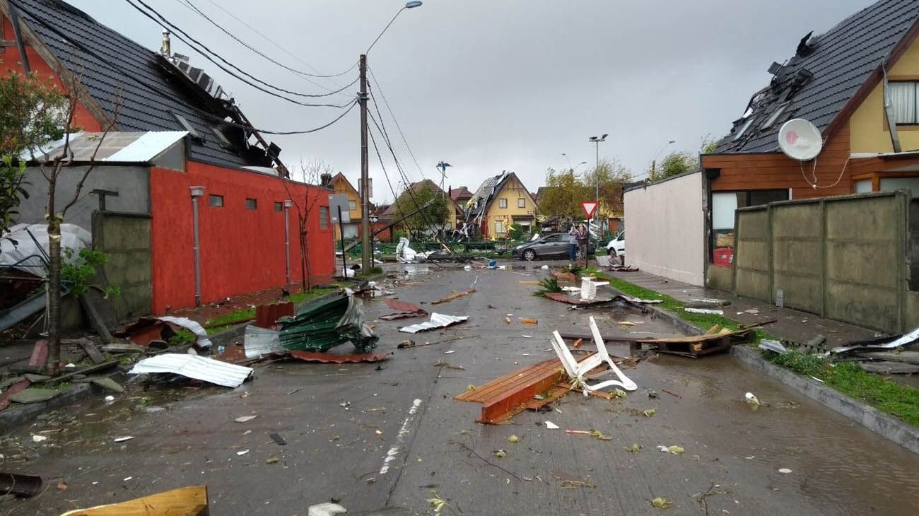 Los impactantes videos de los tornados que azotaron el sur de Chile