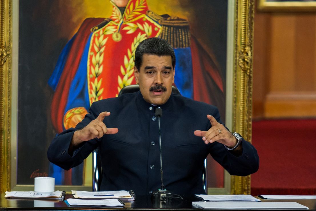 Jaqueado por la crisis, Maduro anunció que "regulará la venta" de combustibles