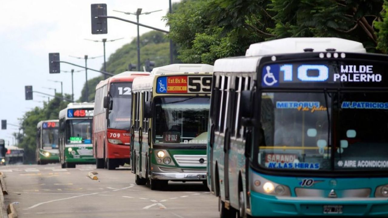 Se suspendió el paro de colectivos: todas las líneas funcionan con normalidad