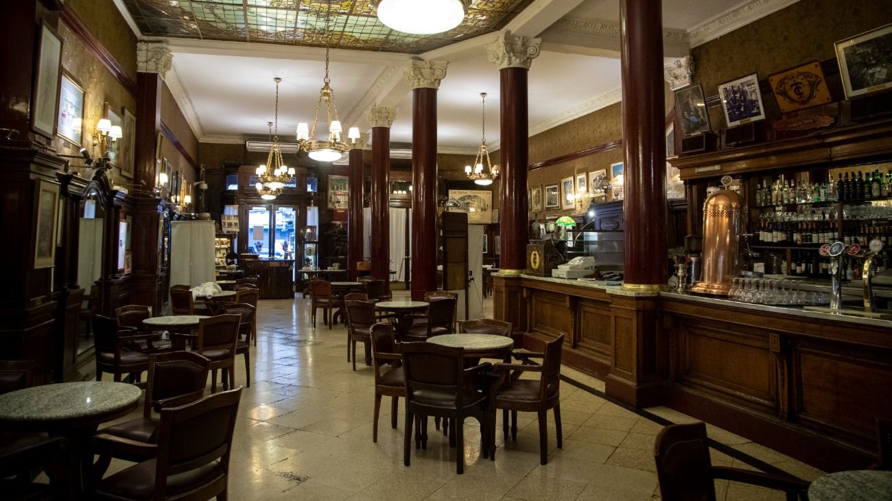 Bares, restaurantes y peluquerías, entre los 25 mil comercios que podrían cerrar en CABA